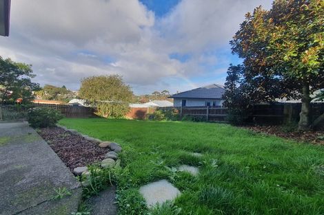 Photo of property in 9 Fitzherbert Avenue, West Harbour, Auckland, 0618