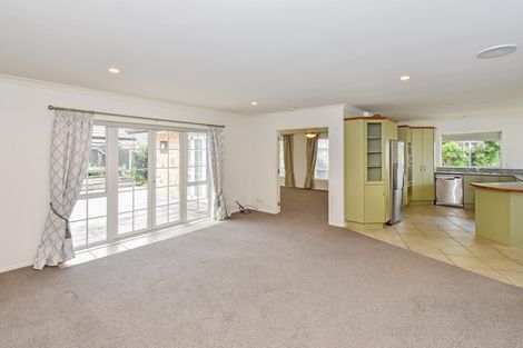 Photo of property in 8 Crannich Place, Wattle Downs, Auckland, 2103