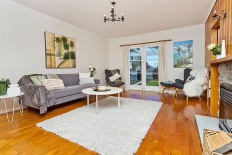 Photo of property in 2/52 Verran Road, Birkdale, Auckland, 0626
