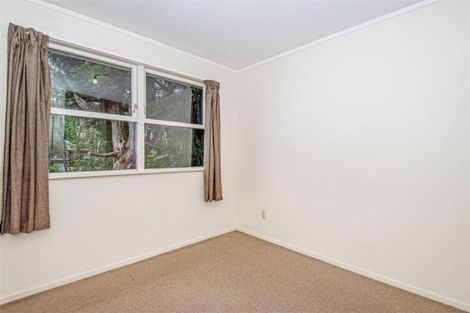 Photo of property in 61 Easton Park Parade, Glenfield, Auckland, 0629