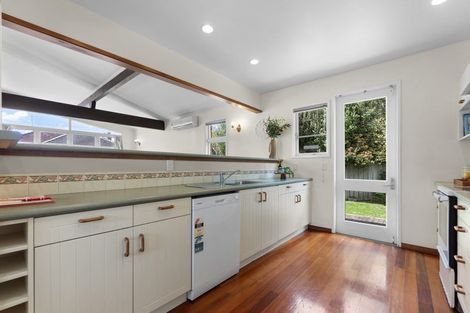 Photo of property in 24 Braid Road, St Andrews, Hamilton, 3200