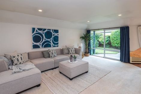 Photo of property in 255 Avonhead Road, Avonhead, Christchurch, 8042