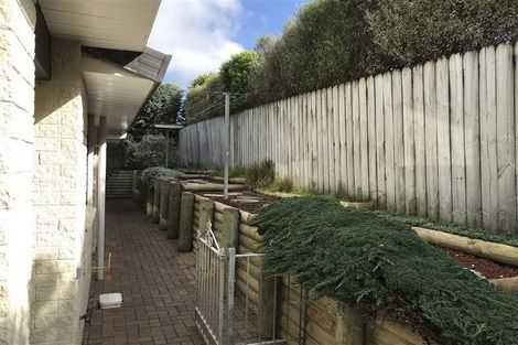 Photo of property in 18 Savoy Road, Orewa, 0931