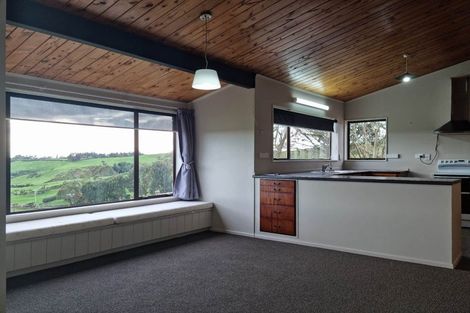 Photo of property in 142 York Road, Huirangi, New Plymouth, 4373