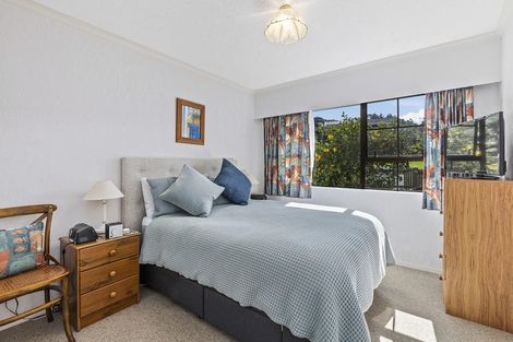 Photo of property in 87 Victory Crescent, Tawa, Wellington, 5028