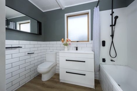 Photo of property in 8 Aquarius Lane, Langs Beach, 0582