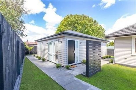 Photo of property in 10 Devon Street, Te Atatu South, Auckland, 0610
