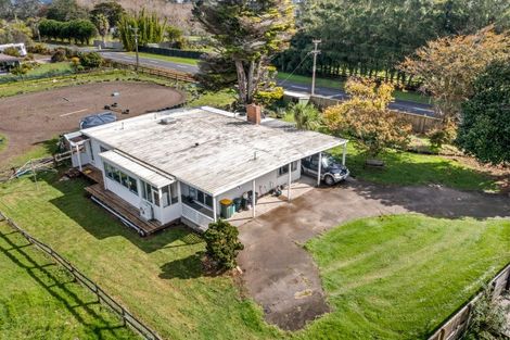 Photo of property in 49 Tawa Road, Kumeu, 0891