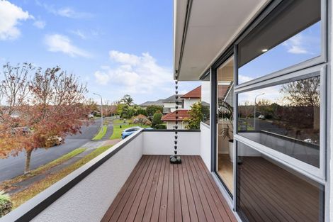Photo of property in 32 Currell Way, Somerville, Auckland, 2014