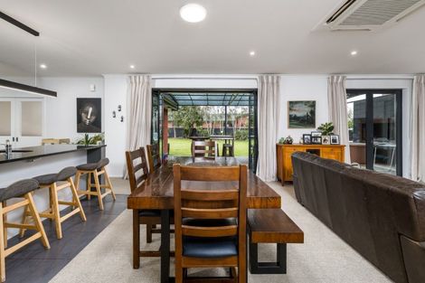 Photo of property in 55 Timaru Road, Waimate, 7924