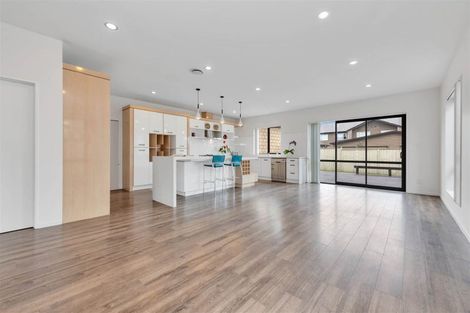 Photo of property in 37 Rosewell Crescent, Flat Bush, Auckland, 2019