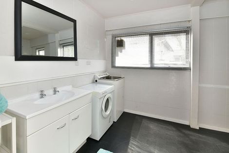 Photo of property in 3 Elgin Place, Red Beach, 0932