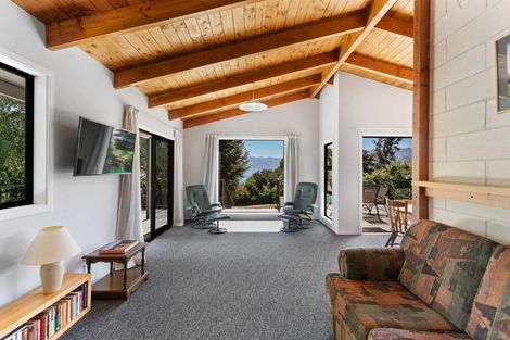 Photo of property in 130 Lakeview Terrace, Lake Hawea, 9382