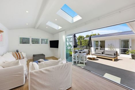 Photo of property in 46 Luton Avenue, Sunnyhills, Auckland, 2010