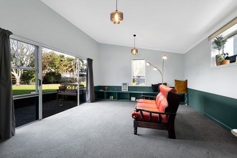 Photo of property in 17 Oberon Street, Stratford, 4332