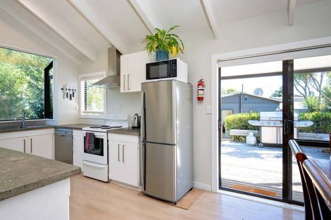 Photo of property in 9 Redwood Place, Te Awanga, 4102