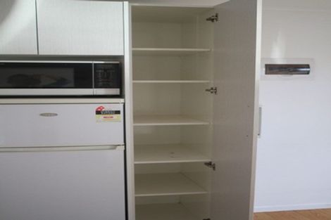 Photo of property in 2/26 Unsworth Drive, Unsworth Heights, Auckland, 0632