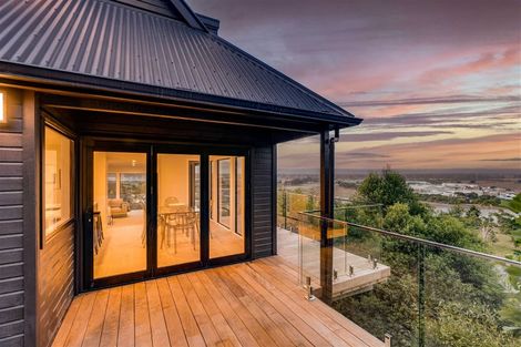 Photo of property in 19 Osmond Lane, Mount Pleasant, Christchurch, 8081