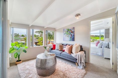 Photo of property in 34 Kirby Street, Glendene, Auckland, 0602