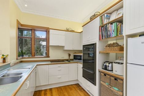 Photo of property in 16 Chatham Street, Berhampore, Wellington, 6023