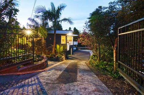 Photo of property in 207 Godley Road, Titirangi, Auckland, 0604