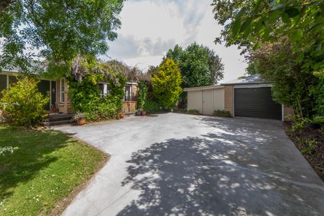 Photo of property in 5 Burrows Place, Ilam, Christchurch, 8041