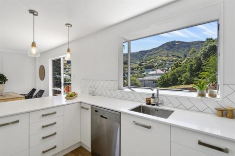 Photo of property in 4 Stevensons Steep, Lyttelton, 8082