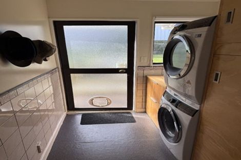 Photo of property in 1/20 Mandeville Crescent, Grenada Village, Wellington, 6037