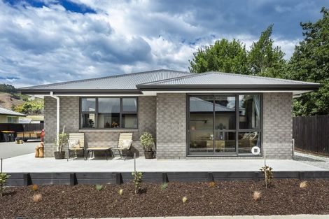 Photo of property in 53 Owhiro Avenue, Mosgiel, 9024