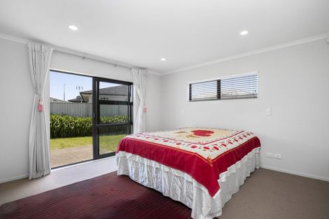 Photo of property in 3 Manene Street, Wattle Downs, Auckland, 2103