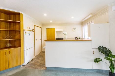 Photo of property in 2/8 Hay Street, Ebdentown, Upper Hutt, 5018