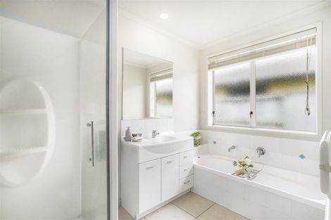 Photo of property in 11 Holcroft Place, Huntington, Hamilton, 3210