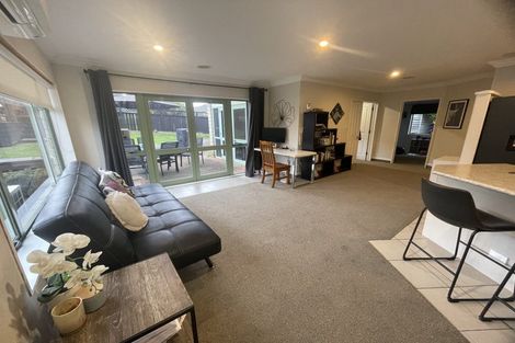 Photo of property in 4 Guernsey Place, Grandview Heights, Hamilton, 3200