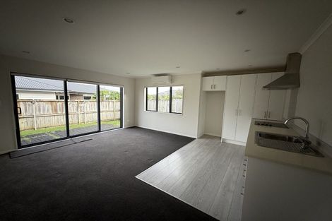 Photo of property in 4 Pohue Avenue, Huapai, Kumeu, 0810