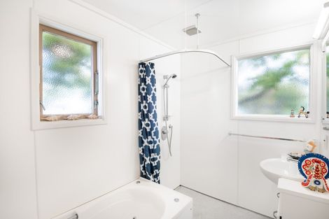 Photo of property in 15 Spinnaker Drive, Whitby, Porirua, 5024