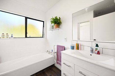 Photo of property in 48b Garland Drive, St Andrews, Hamilton, 3200