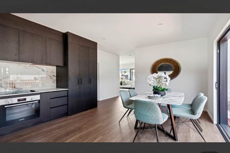 Photo of property in 12 Woodhouse Place, West Harbour, Auckland, 0618