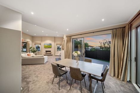 Photo of property in 4 Verley Rise, East Tamaki Heights, Auckland, 2016