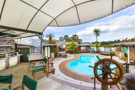 Photo of property in 185 Red Hills Road, Massey, Henderson, 0782