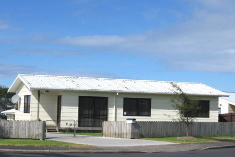 Photo of property in 1 Kinvig Place, Ranui, Auckland, 0612