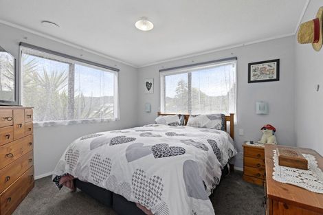 Photo of property in 112 Norana Road, Timberlea, Upper Hutt, 5018