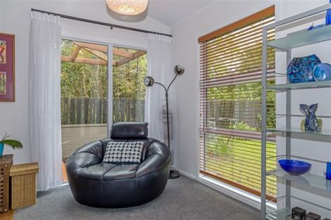 Photo of property in 2/31 Oteha Valley Road, Northcross, Auckland, 0632