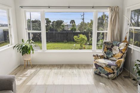 Photo of property in 692 East Coast Road, Pinehill, Auckland, 0632