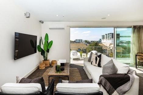 Photo of property in Braemar Apartments, 6/2 Cranmer Square, Christchurch Central, Christchurch, 8013