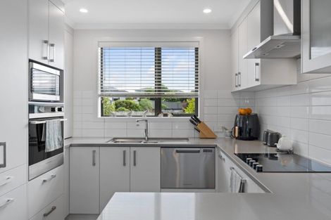 Photo of property in Waterview Estate, 26/4 Greystone Place, Omokoroa, 3114