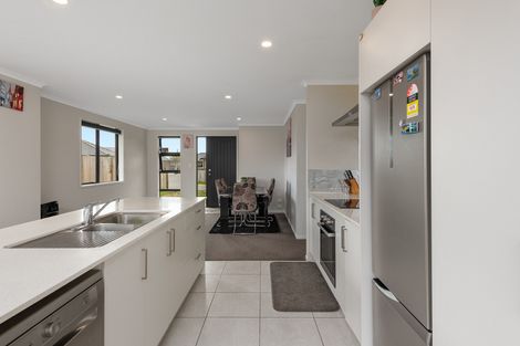 Photo of property in 7 Harakeke Way, Papamoa Beach, Te Puke, 3187