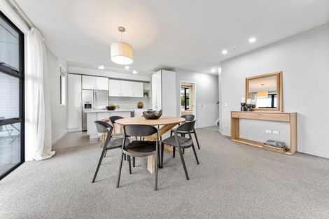 Photo of property in 1/176 Mcleod Road, Te Atatu South, Auckland, 0610