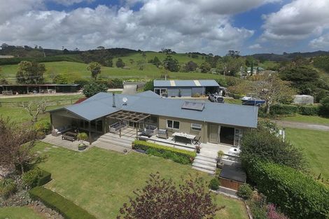 Photo of property in 145 Kanohi Road, Kaukapakapa, 0873