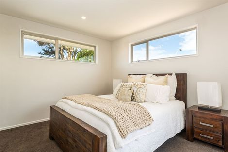 Photo of property in 32 Ambleside Drive, Burnside, Christchurch, 8053