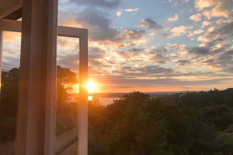 Photo of property in 21 Island Bay Road, Beach Haven, Auckland, 0626